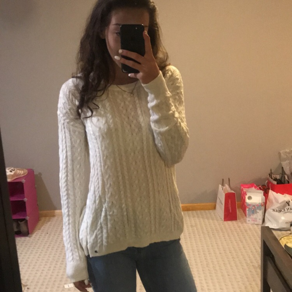American Eagle Sweater